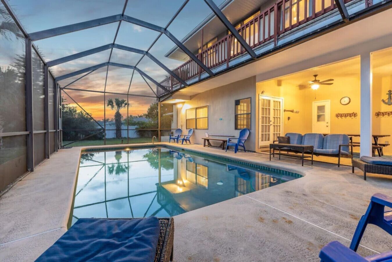 Utendørsbasseng og et oppvarmet basseng