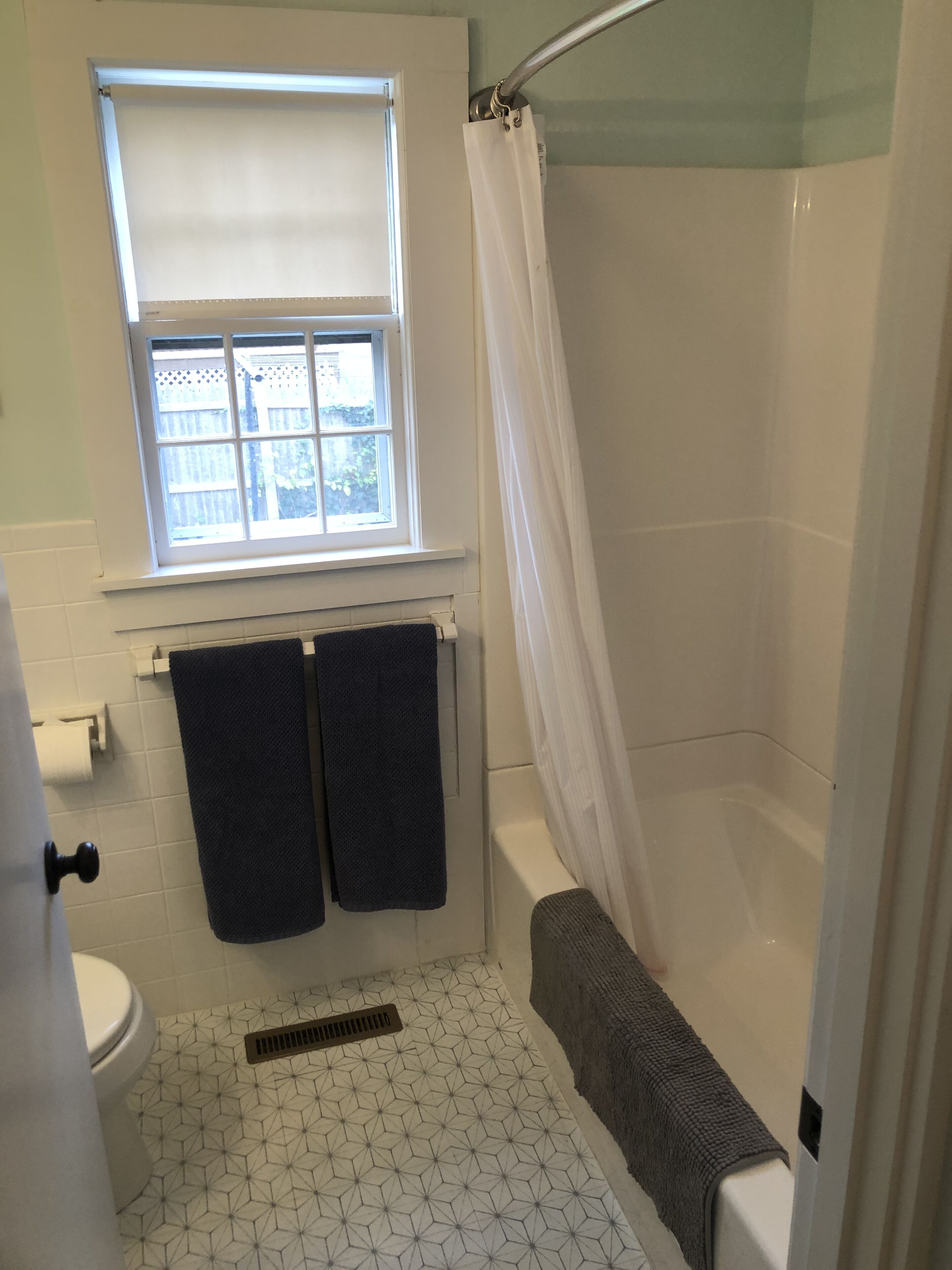 Pet friendly, Cozy Cape Cottage