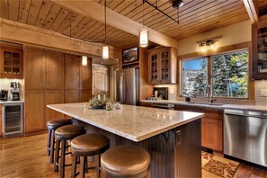 Fridge, microwave, oven, stovetop - Walk to the Thunderhead Lift (Steamboat Springs)
