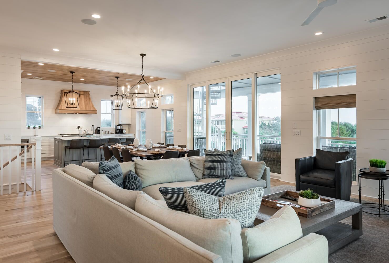 'Coastal Manor' 2nd row, Newer Home,  Ocean Views, Private Pool and Hot Tub, Elevator!