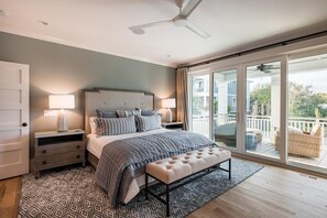 6 bedrooms, iron/ironing board, Internet, bed sheets