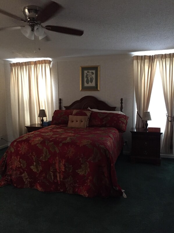 5 Schlafzimmer, Zimmersafe, Bügeleisen/Bügelbrett, Reisekinderbett