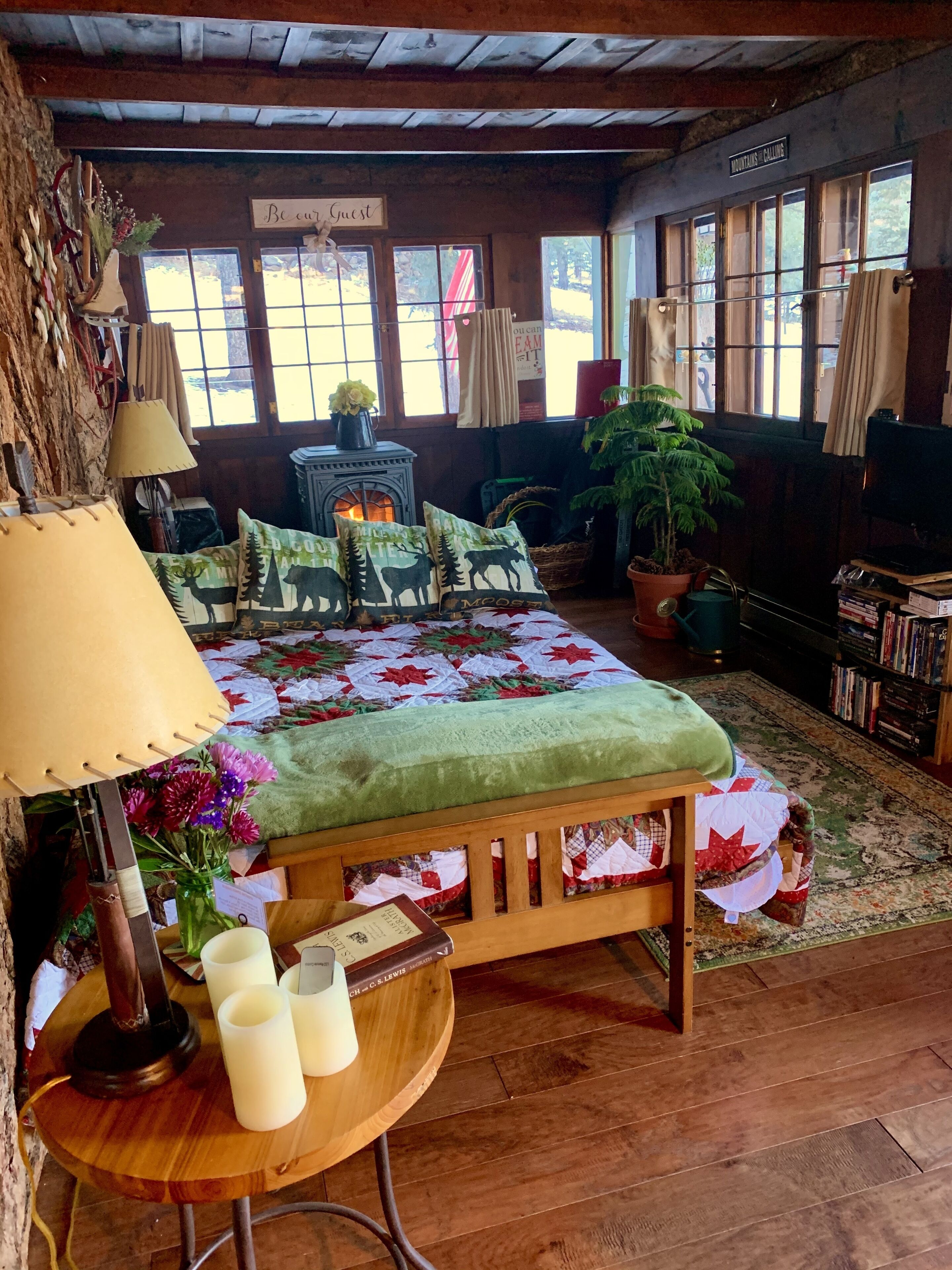 2 habitaciones, escritorio, tabla de planchar con plancha y wifi 