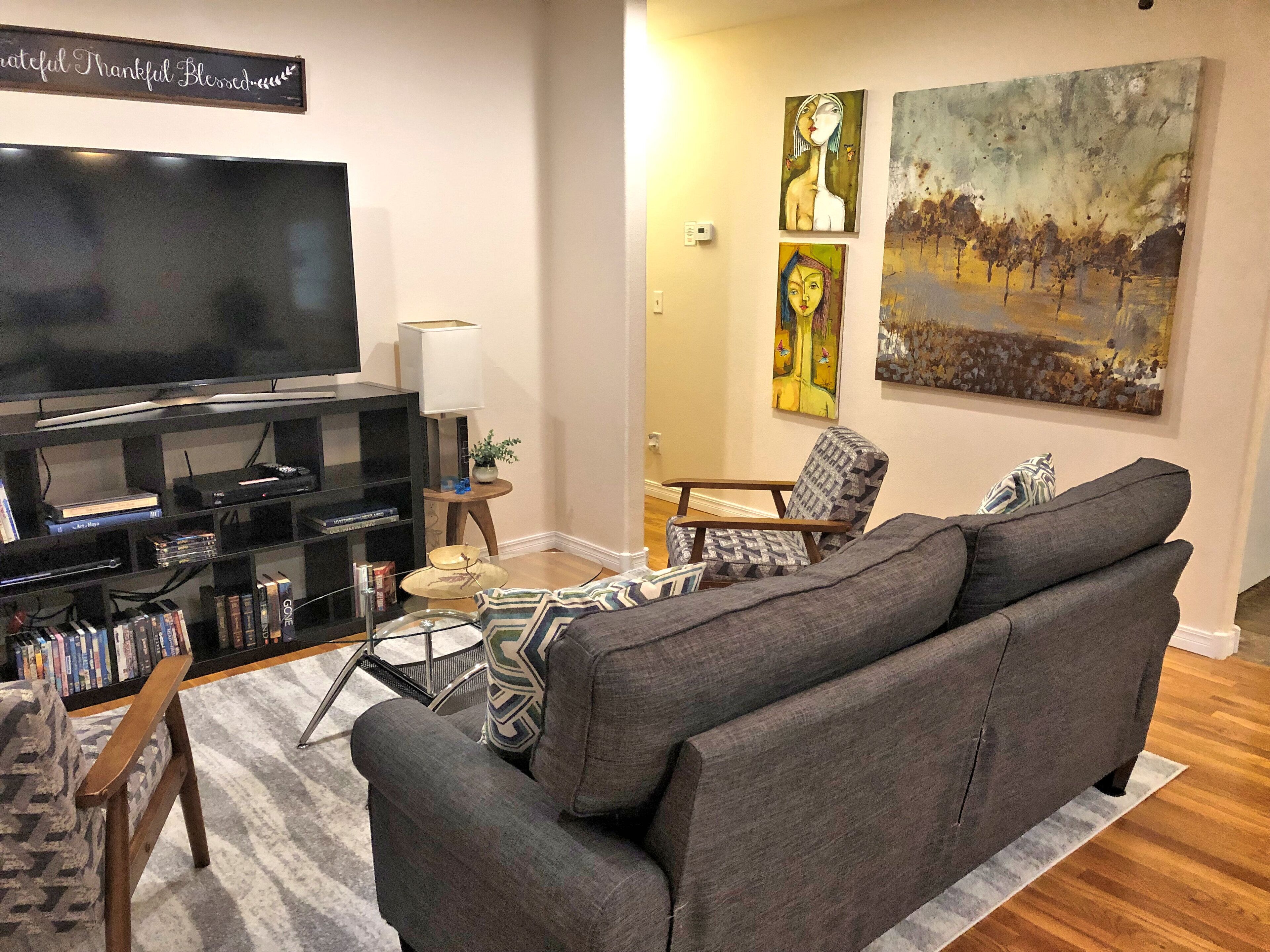 Tranquil Countryside Bungalow: A Blissful Retreat in Town Minutes From UofA!