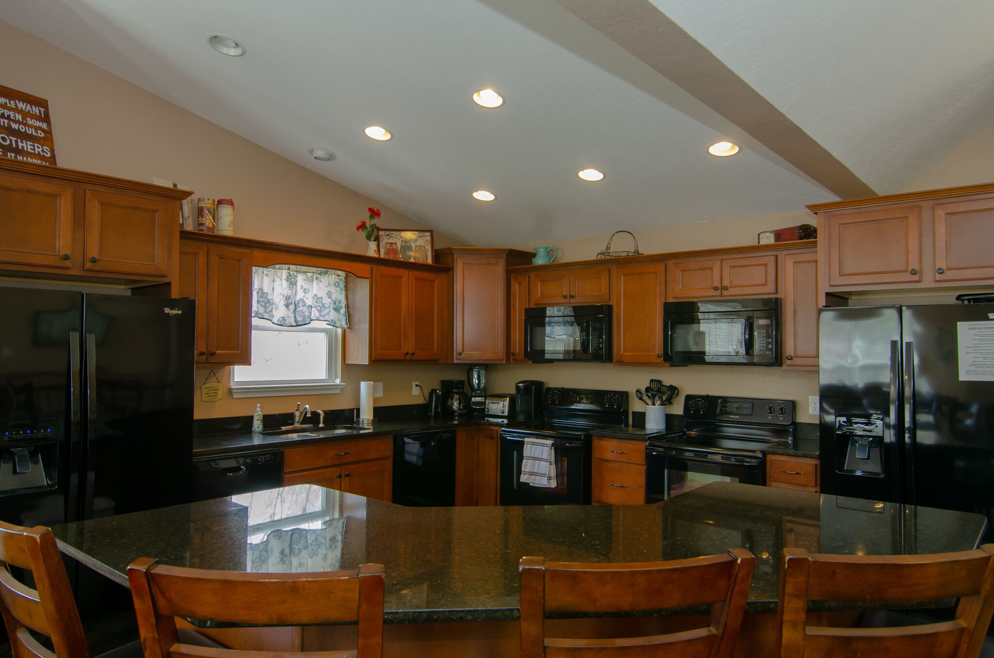 Hidden Treasure: Quiet Cove but close to main lake; Dbl. Deck Dock w/slide