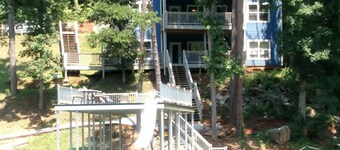 Hidden Treasure - Double Decker Dock with Slide; Veel parkeergelegenheid; Bubbelbad