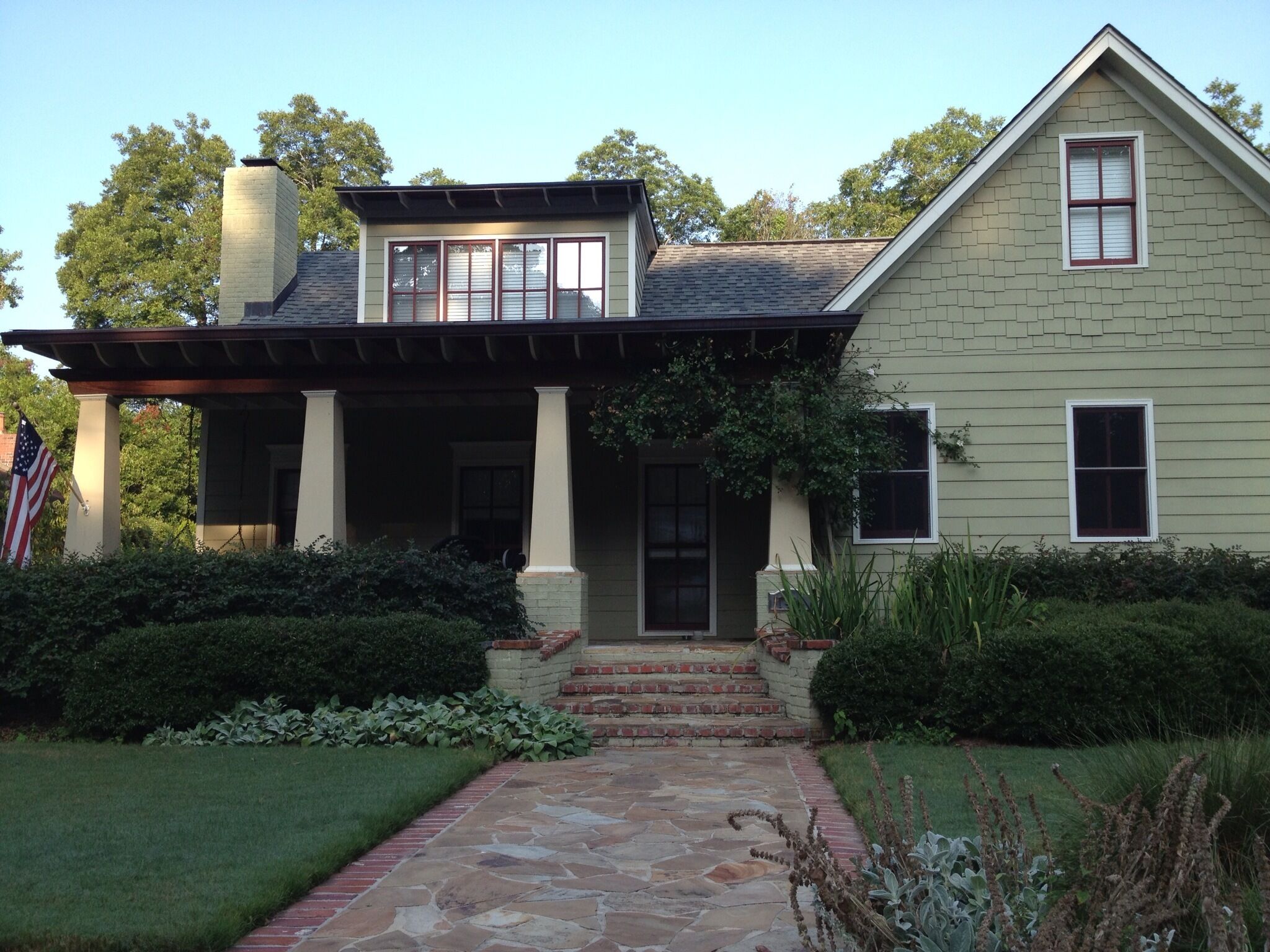 Walking distance to Campus and The Square.