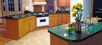 St. Lawrence Waterfront Cottage Blind Bay