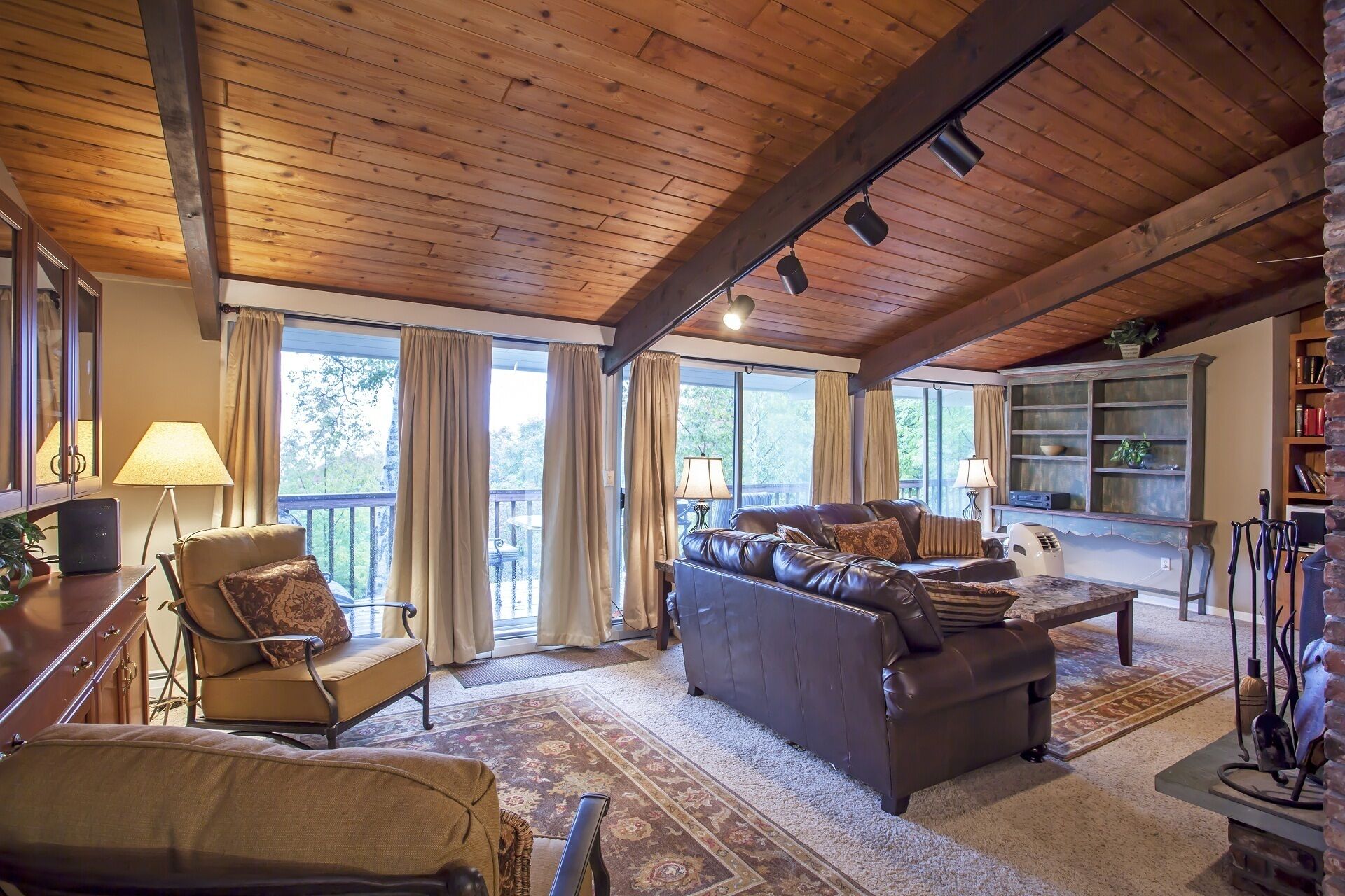 3 Level 2900 Sq. Ft. House: 6 Bedrooms, 4.5 Baths, & 2 Fireplaces