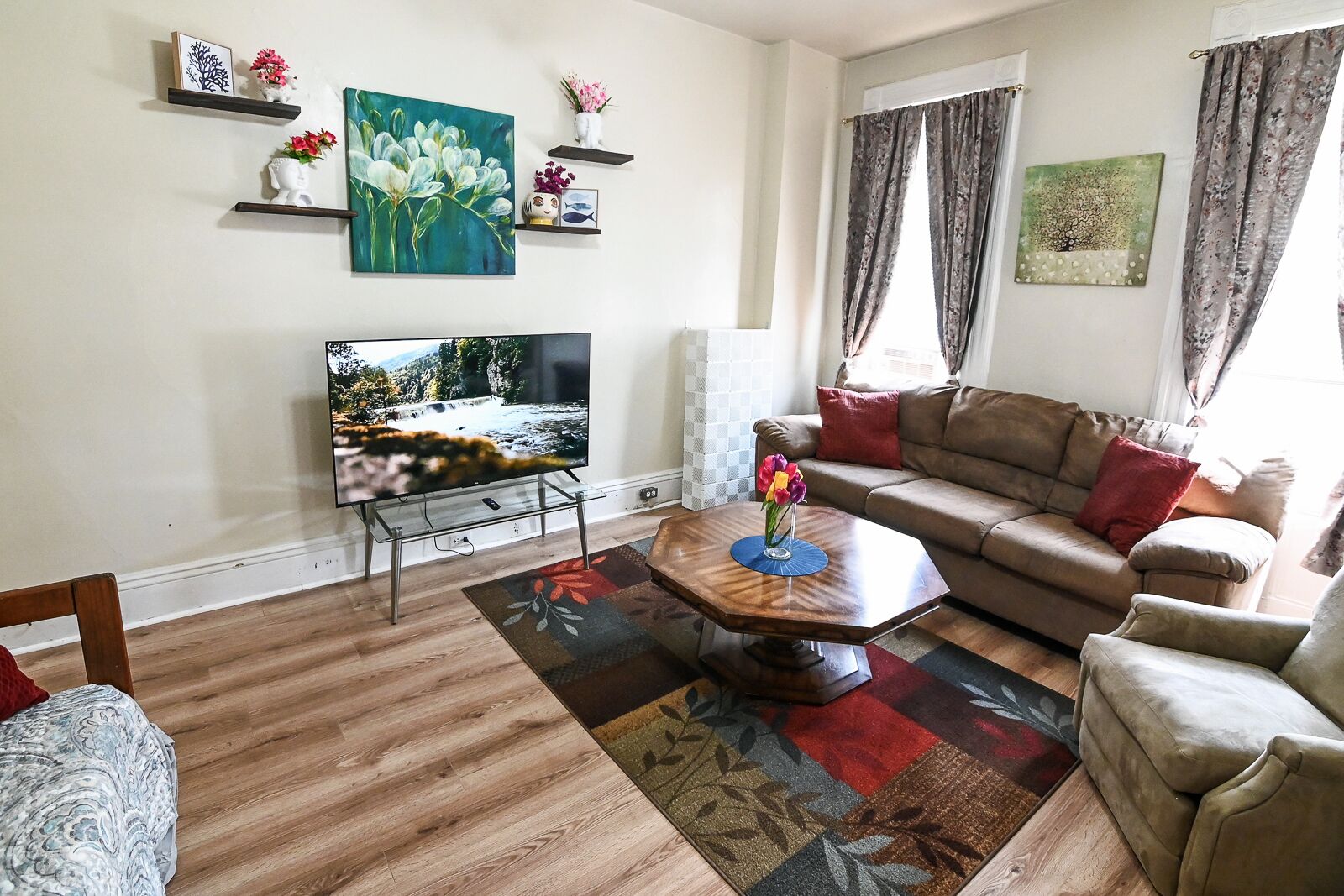 2 BED APT, CLOSE PROXIMITY TO NY