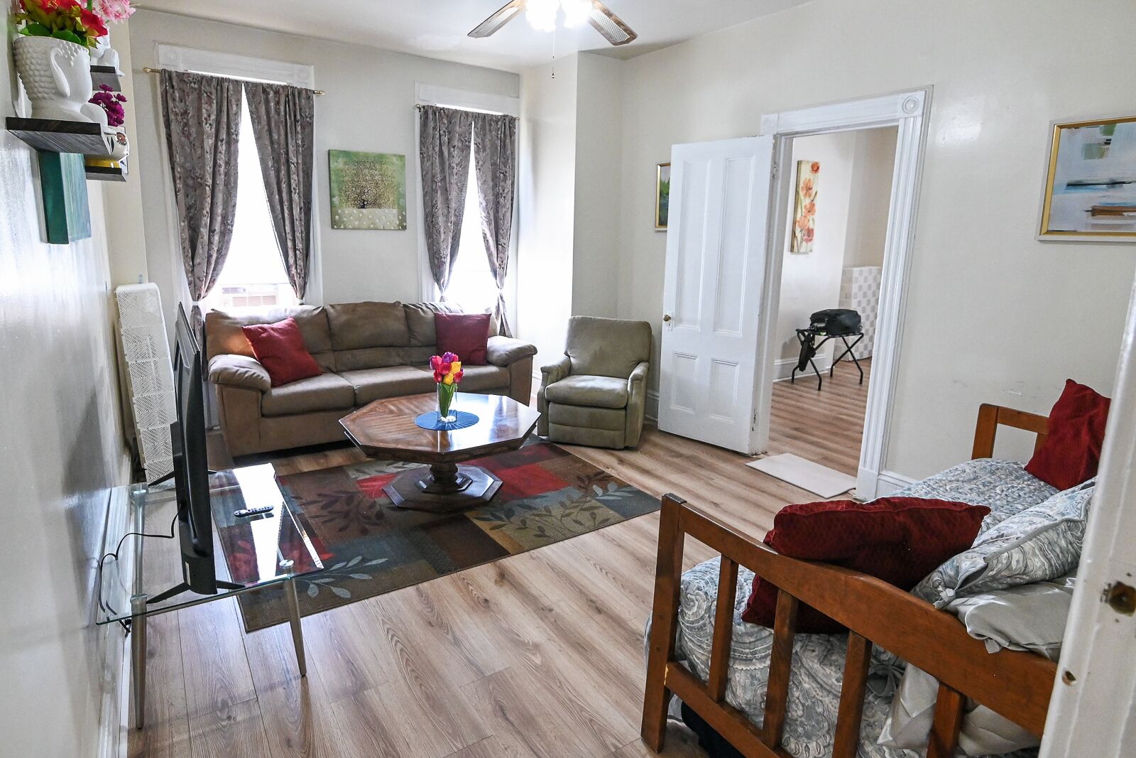 2 BED APT, CLOSE PROXIMITY TO NY