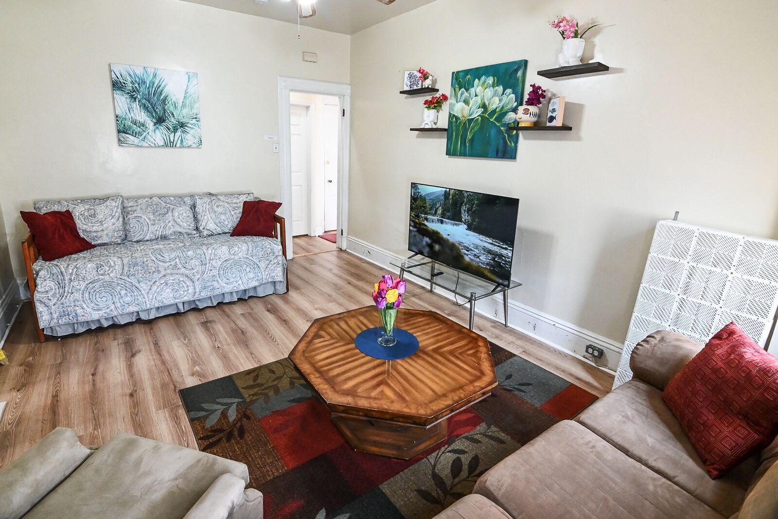 2 BED APT, CLOSE PROXIMITY TO NY