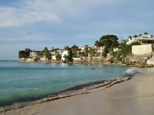 Espreguiçadeiras, toalhas de praia