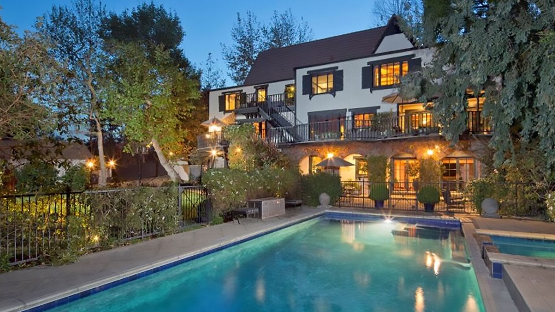 Brentwood Chateau  Ocean & City Views Very Private , Heated Pool & Spa