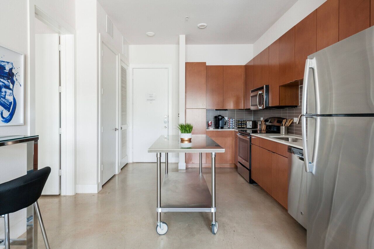 Tour Southtown San Antonio from an Upscale Apartment