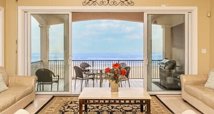 BCHFRONT PRIVATE HEATED POOL, AWESOME VIEW&PET FRIENDLY