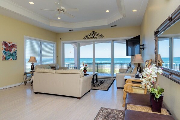 Smart-TV og stereoanlegg