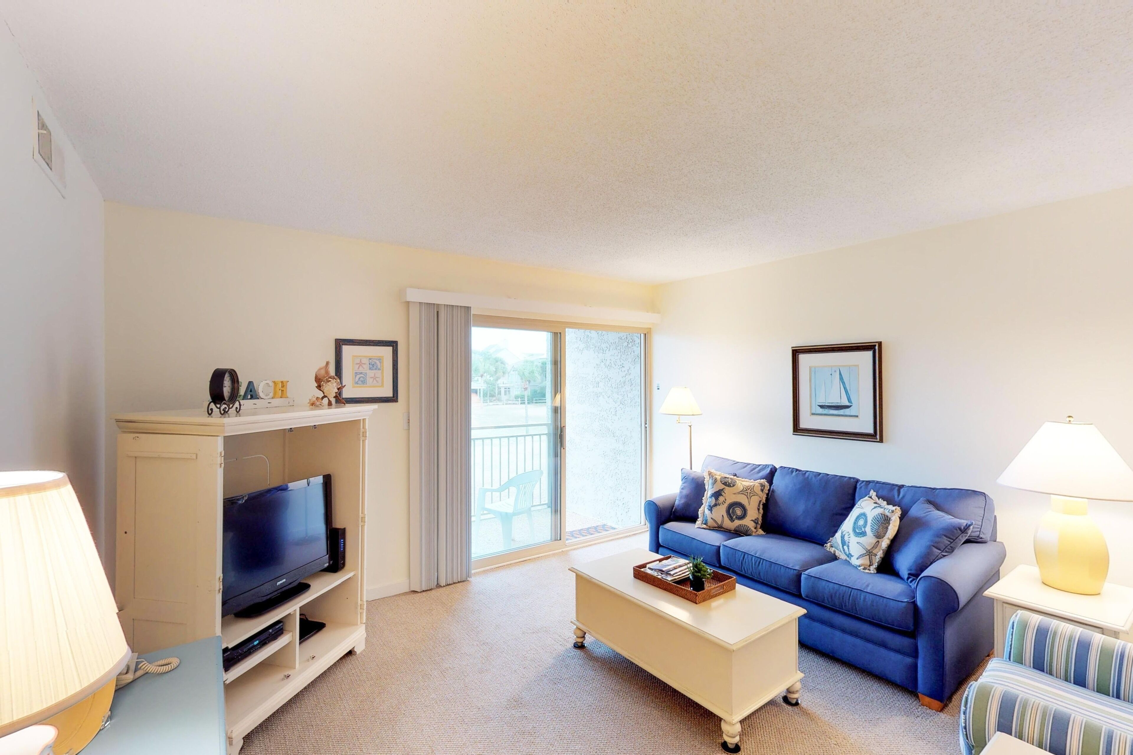 Lovely villa with central AC, and easy beach access