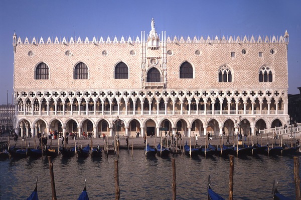 St. Mark's Square, the Doge's Palace. You do not see this from the apartment!