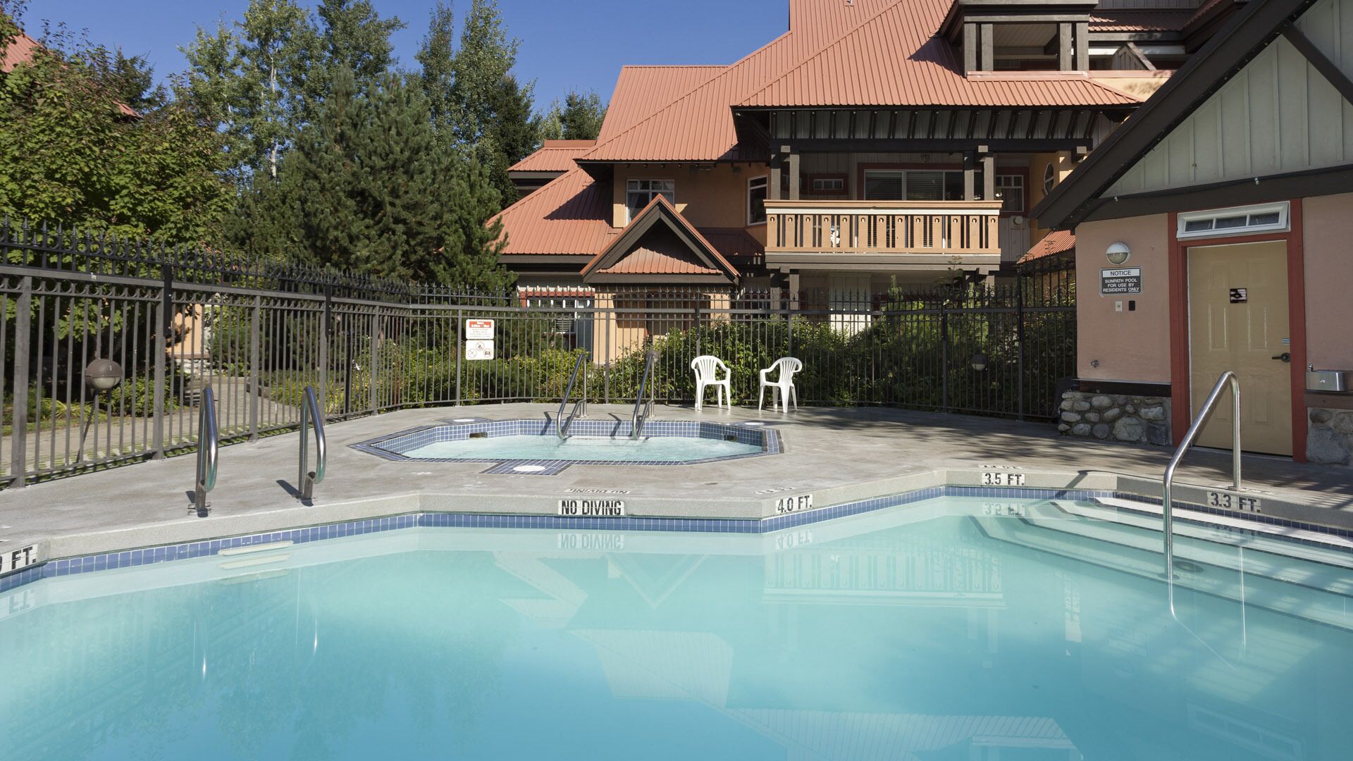 Piscine extérieure, piscine chauffée