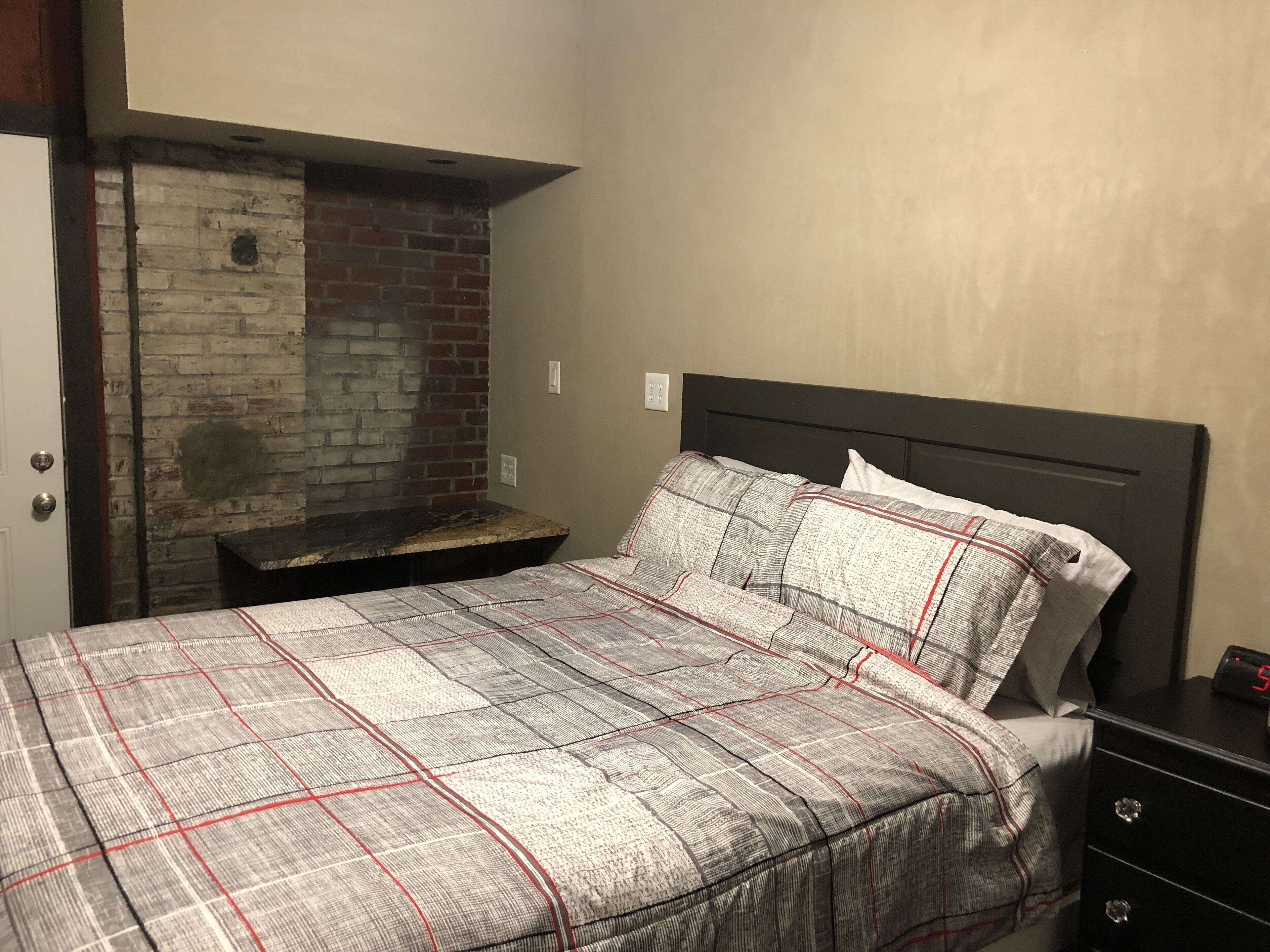 Farmhouse • Condo • 1 BR • 1 BA • Sleeps 5