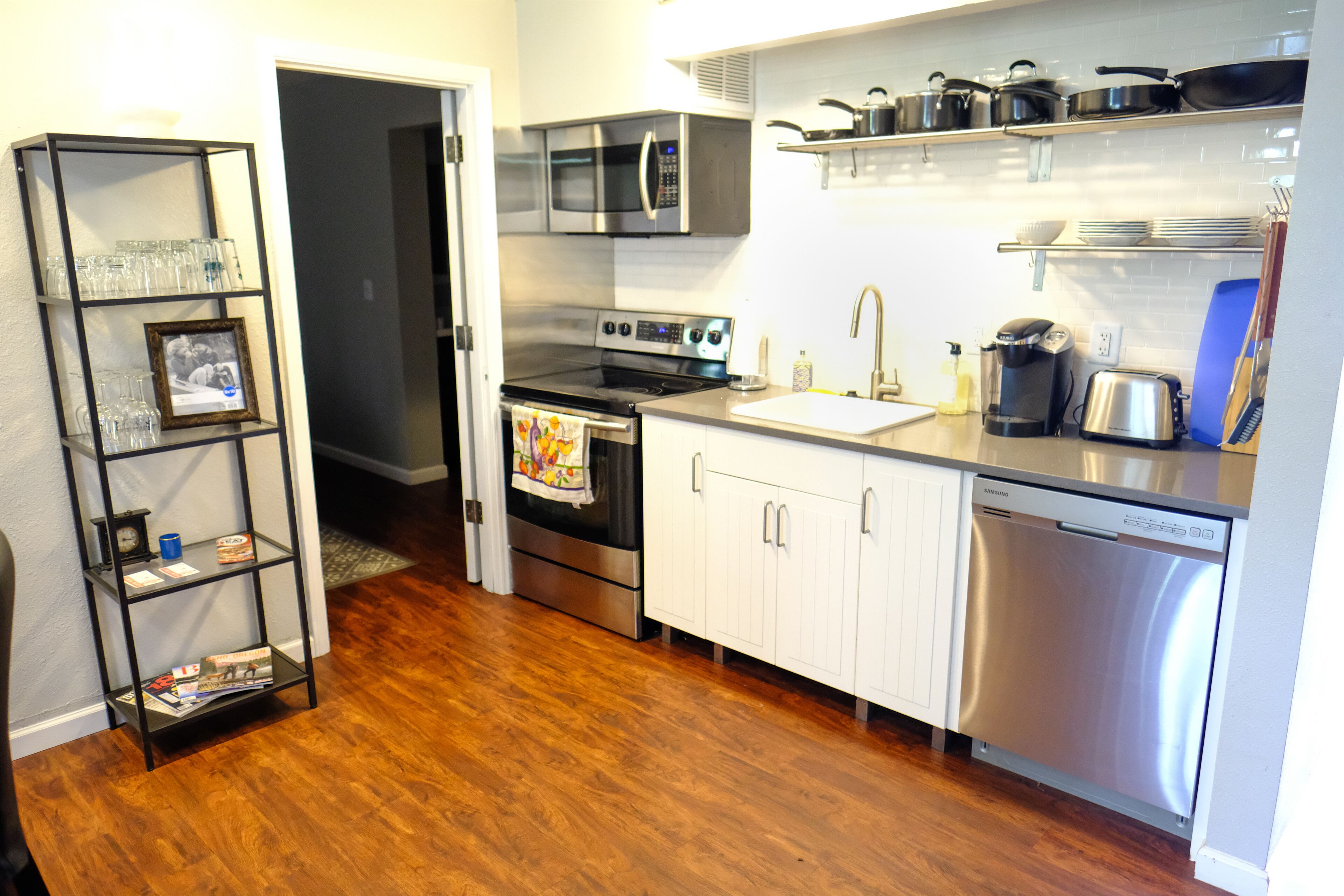 Lovely Fully Furnished 1 Bedroom by the Deschutes River