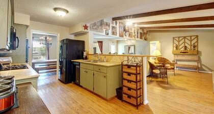 ⭐️Rustic TexMex Home⭐️Close to Downtown⭐️Big Pool⭐️