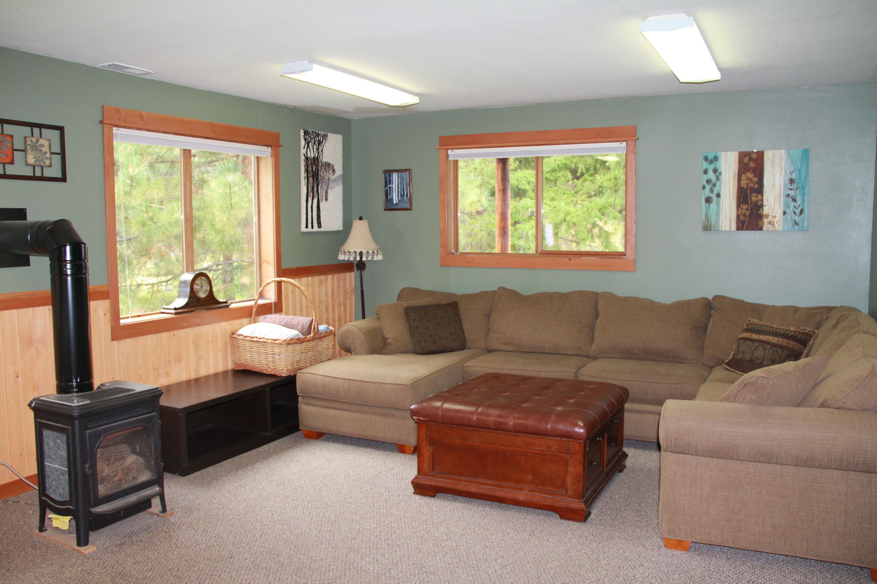 Silvermoon Mountain Lodge - Family Friendly, Game Room, WiFi, Hot Tub