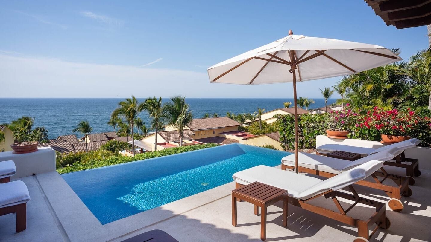 Lämmitetty uima-allas