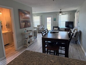 Smart TV, DVD player, books, video library - The Beach and Surf is Just Steps Away! (Surfside Beach)