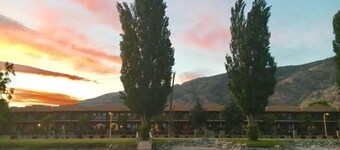 Casa Del Mila Oro Beachfront 2 Bedroom Condo; Book now for Spring/Summer 2026