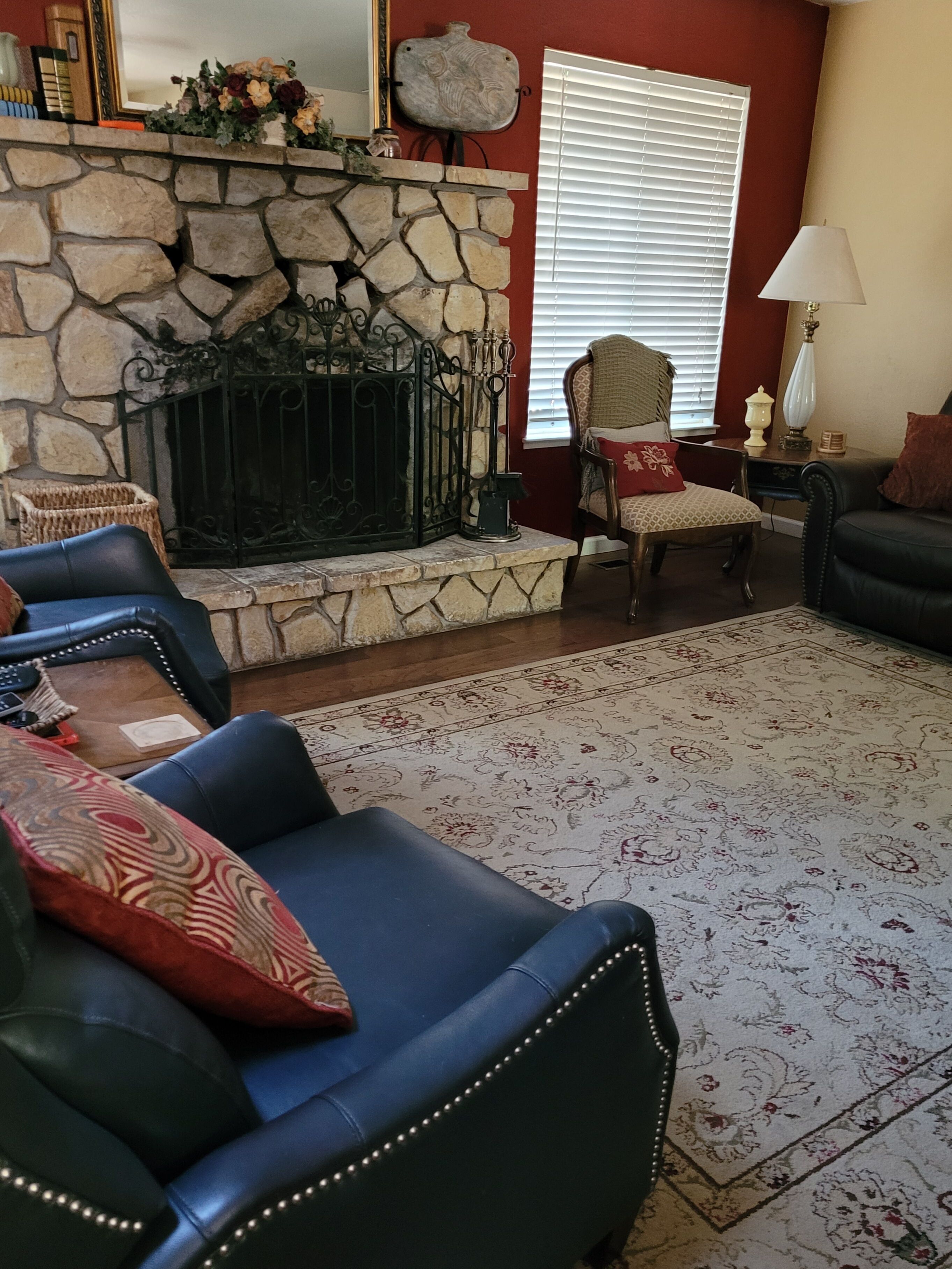 A Mountain Rose, near APPLE HILL, wine, Jenkinson LAKE, swim, snow, FUN! EVs