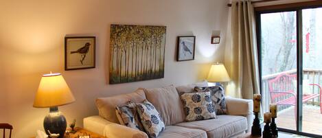 Télévision à écran plat, cheminée