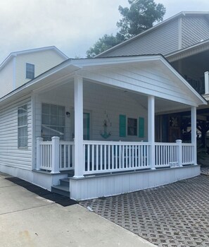 Exterior - Ocean Lakes Beach House-Free Golf Cart-Sleeps 6-August Discount (Surfside Beach)