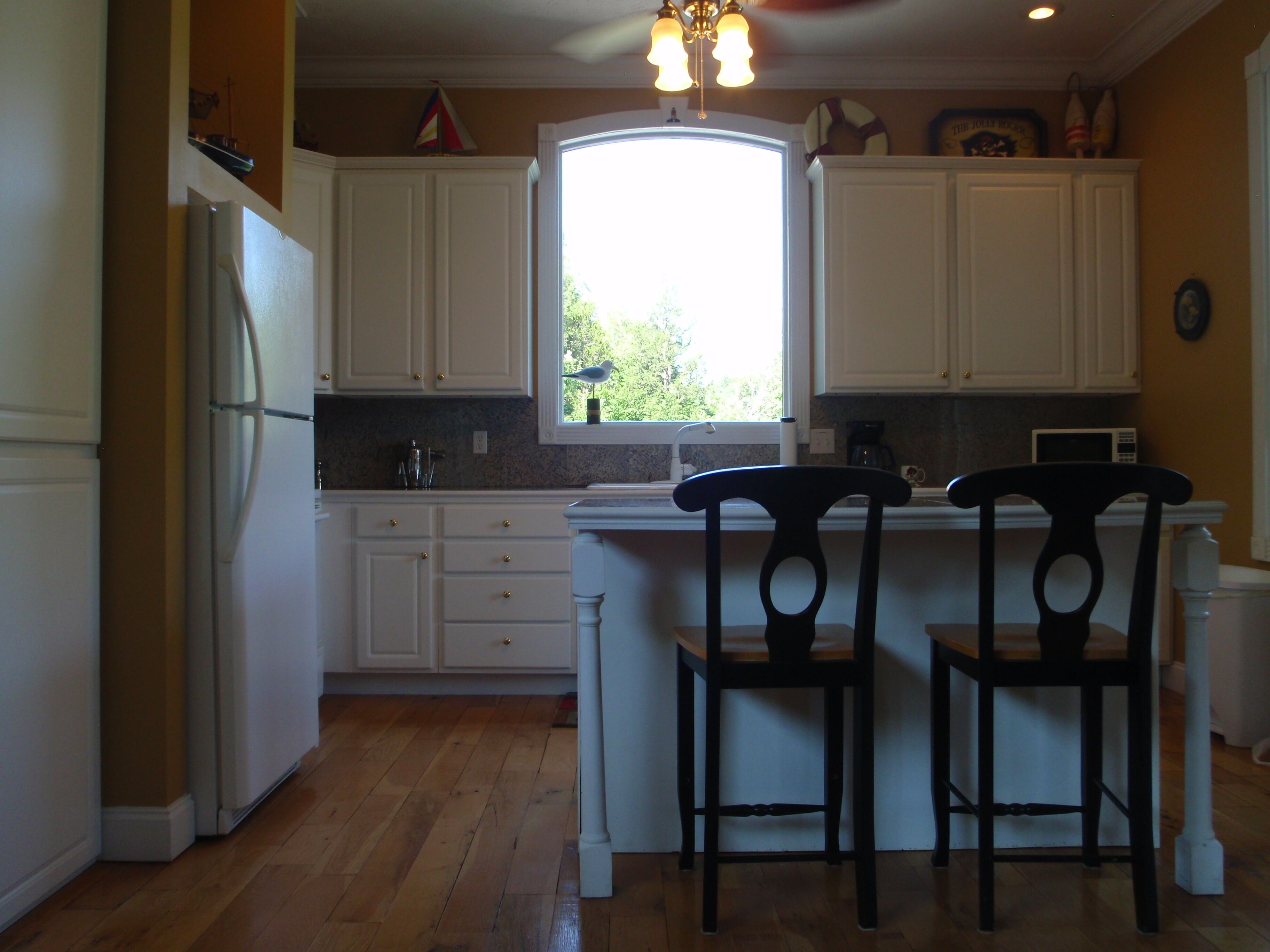 Norris lakefront home with covered boat dock