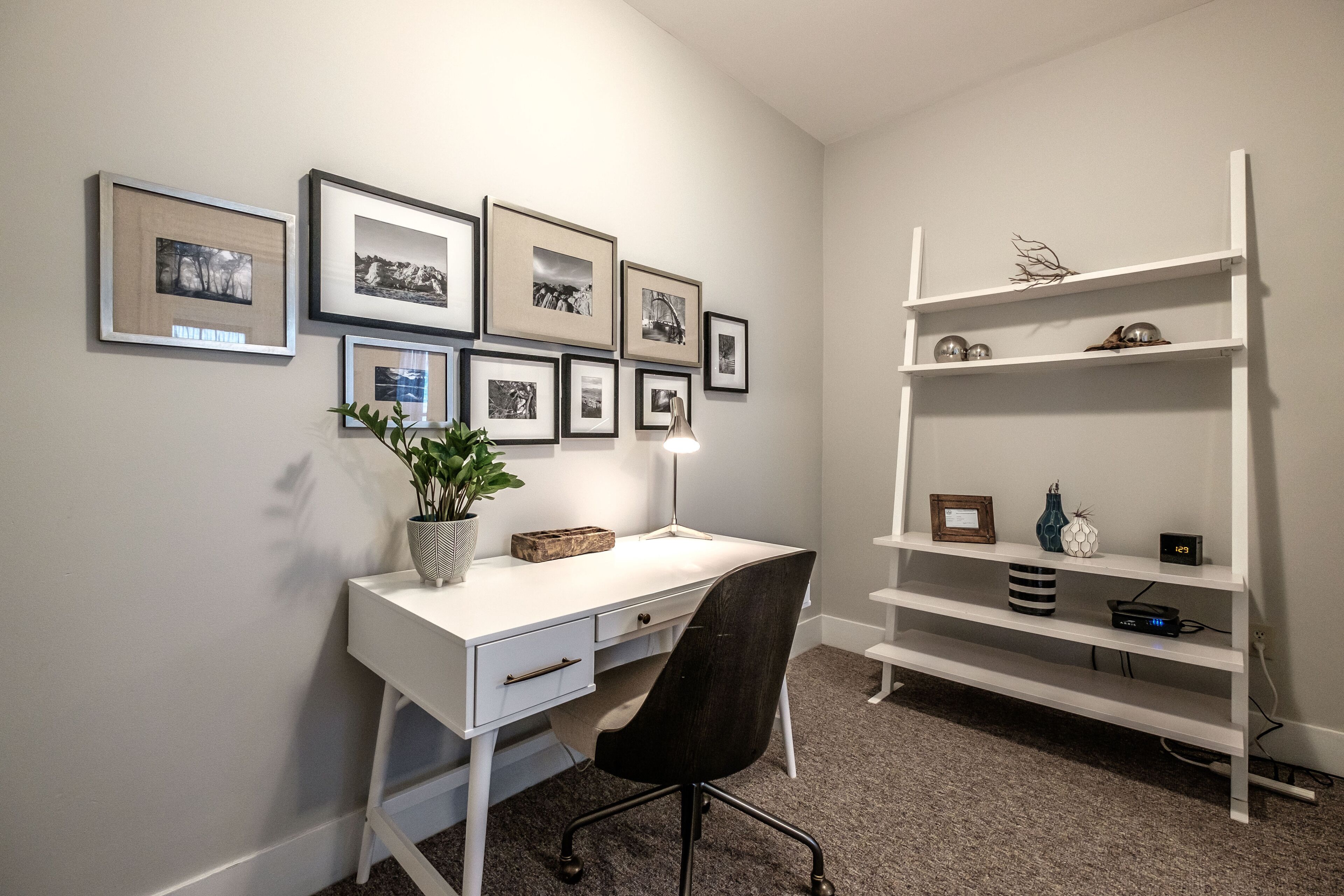 2 Bedroom Apartment Unit In Portland's Historic West End Neighborhood