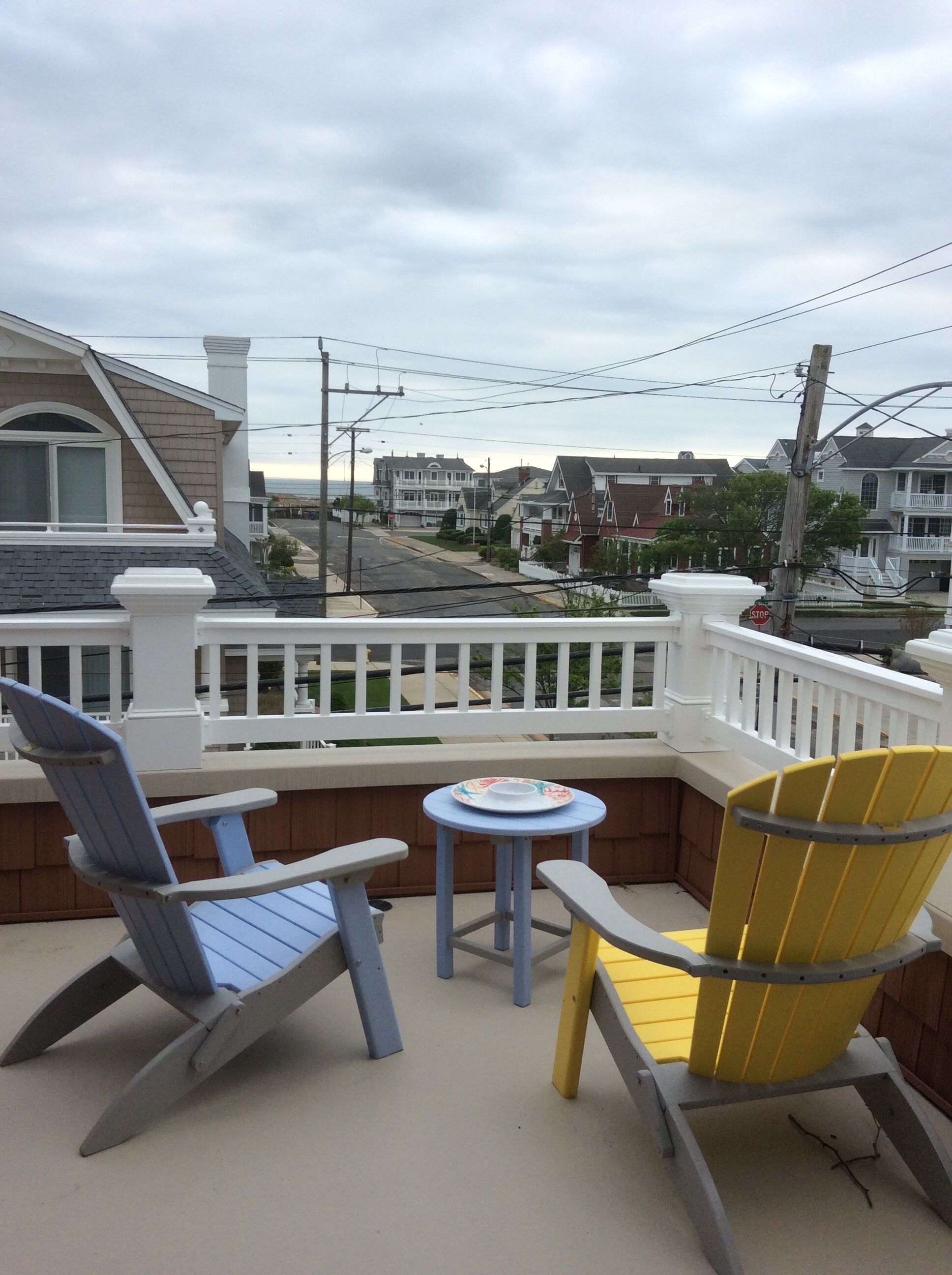 3 BDR / 2 Bath condo, 5 houses from Ocean City's Gold Coast beach