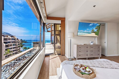  Incredible Oceanfront Corner Penthouse, 3B/3Ba, 2700 sq ft, NEW remodel!