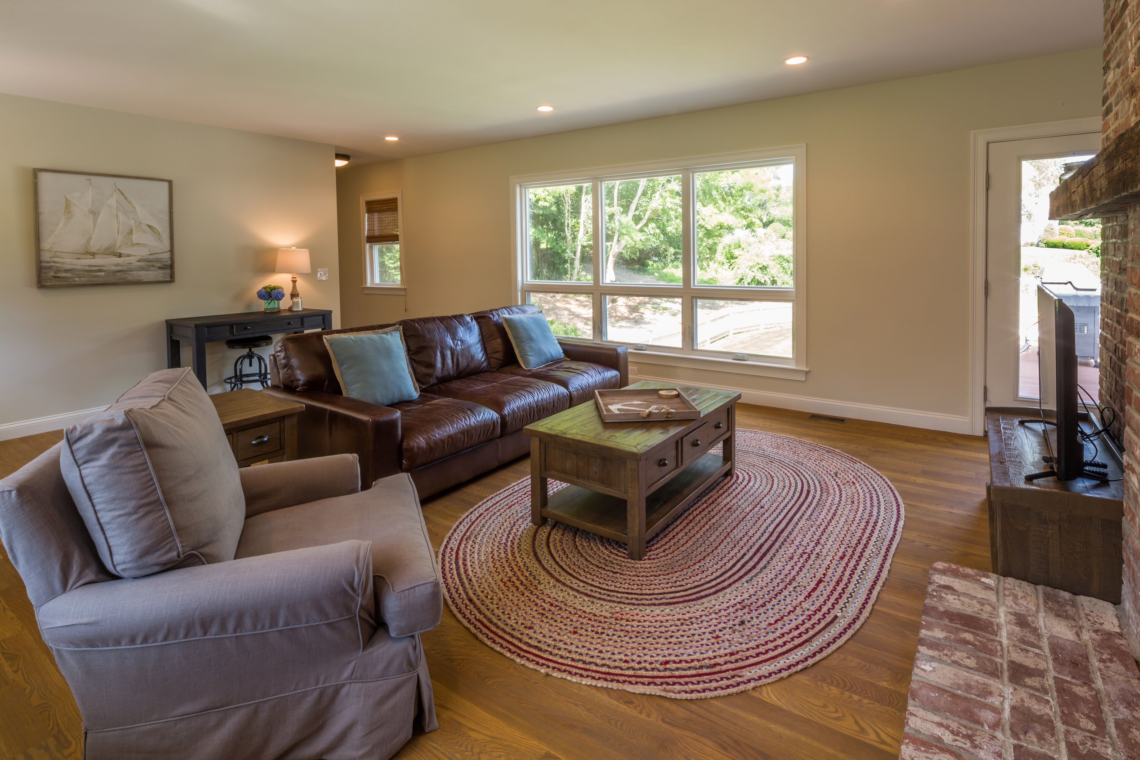 Luxurious farm house colonial with pool & amenities near beach. Sleeps 20.