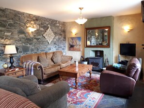 Smart TV, DVD player, brinquedos, livros