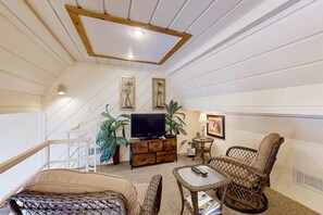 TV, video games, DVD player - Gulf-front home with deck, loft & direct beach access (Galveston)