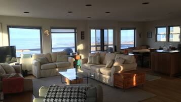 Tv, dvd-spelare och böcker