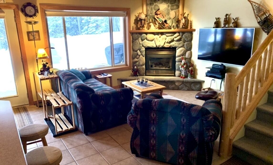 Apex Ski in Ski Out Luxury Winter Retreat with Hot Tub