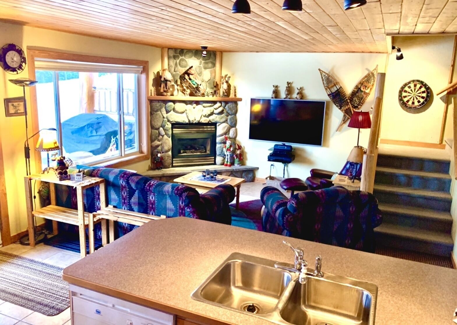 Apex Ski in Ski Out Luxury Winter Retreat with Hot Tub