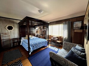 5 bedrooms, iron/ironing board, WiFi, bed sheets - A Spectacular View of the Bay! ⚜️⛱️⚓️✨ 6 mins to the beach! Great for big groups (Seaside)