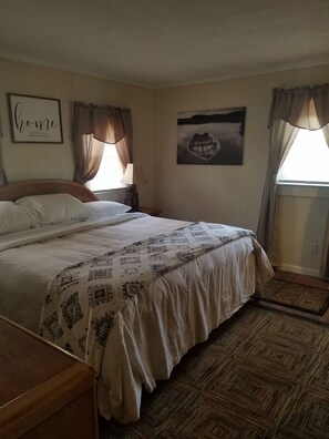 3 chambres, fer et planche à repasser, Wi-Fi gratuit, draps fournis