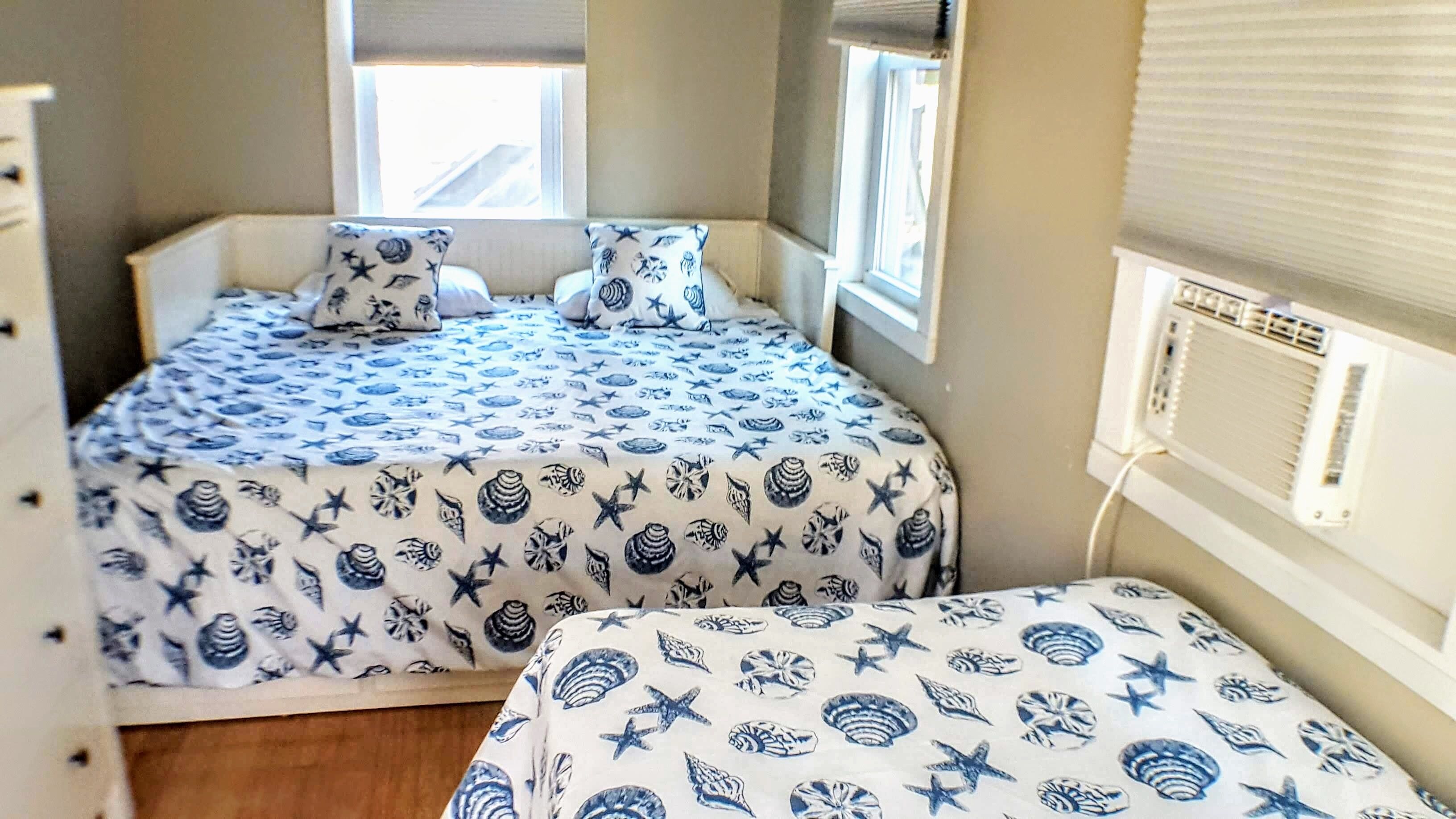 Full-Sized Heated Private Pool⇿Hot Tub⇿2 houses⇿Sleeps 12