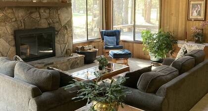 Golf Home with seasonal hot tub - October to April