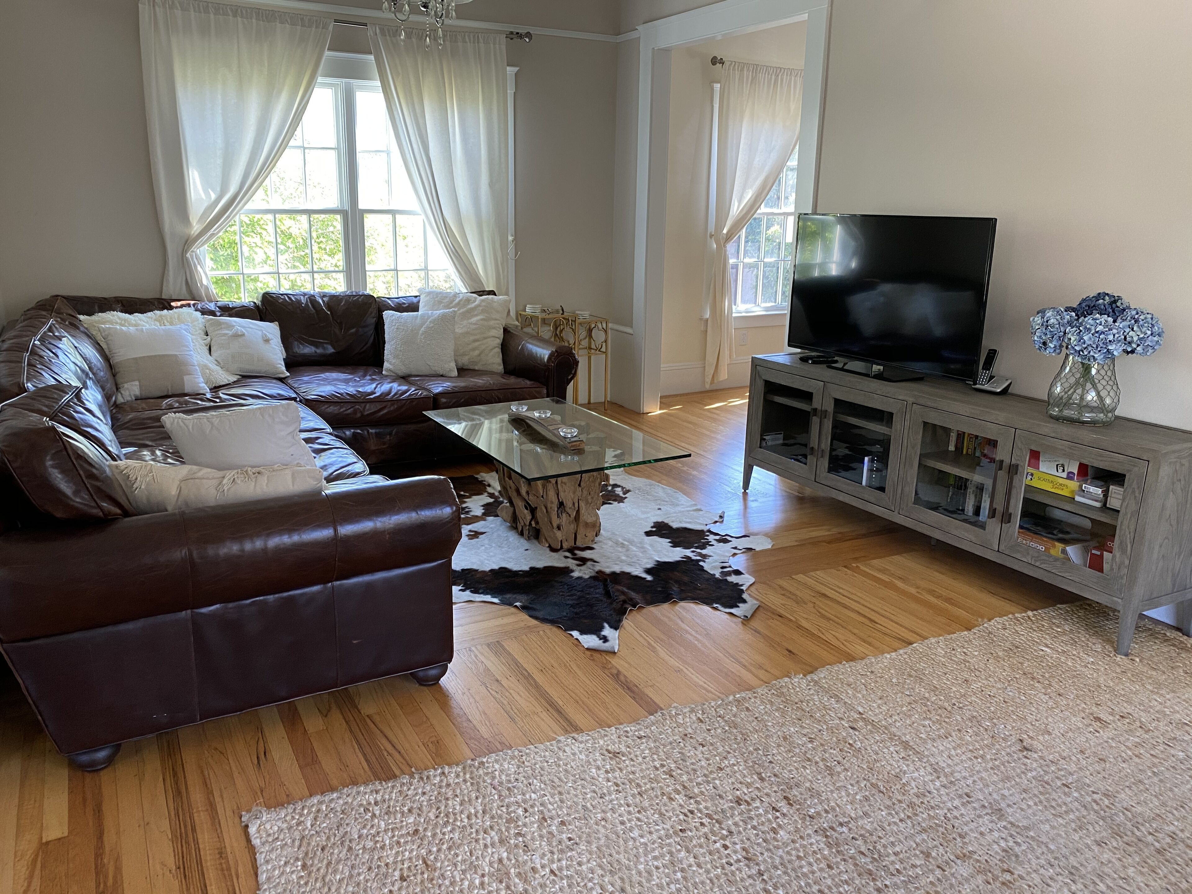 Historic Saint Helena farm house one block from Main Street