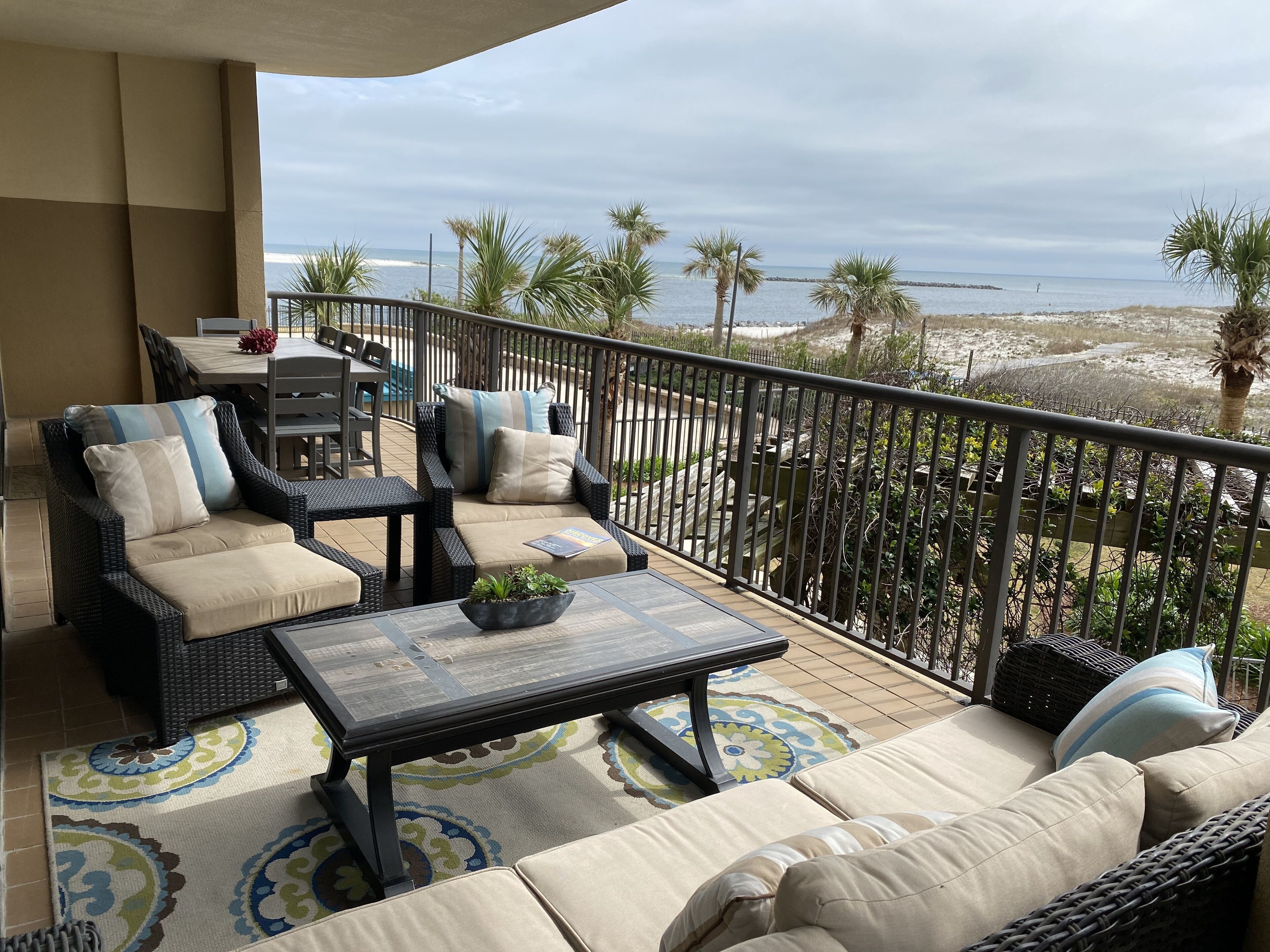 Gulf Front Luxury 4BR/4.5 Ba with HUGE balcony, amazing views